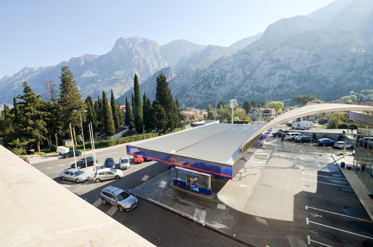 Apartments Anita With Garage Parking Kotor Exterior photo